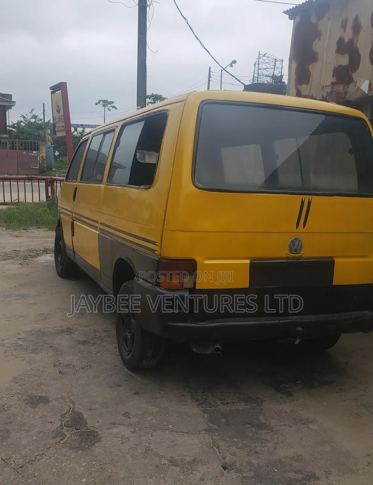 Volkswagen Transporter 1995 Yellow
