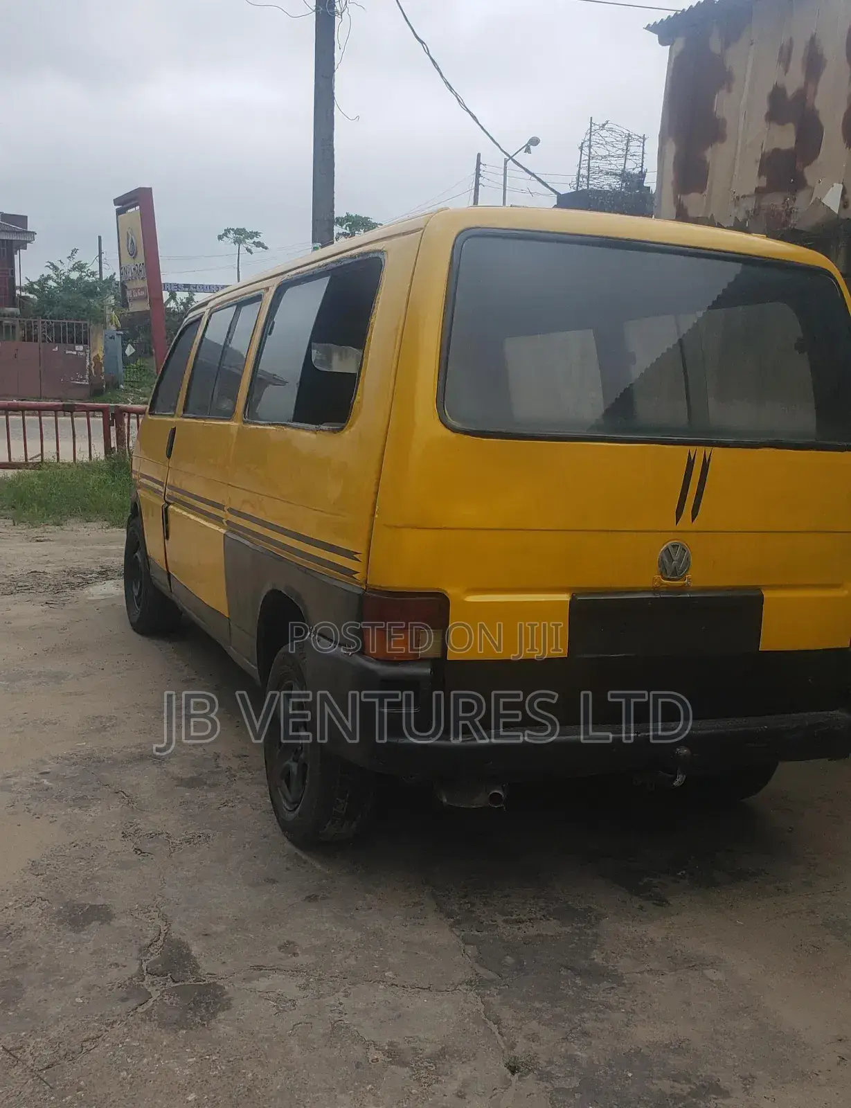 Volkswagen Transporter 1995 Yellow
