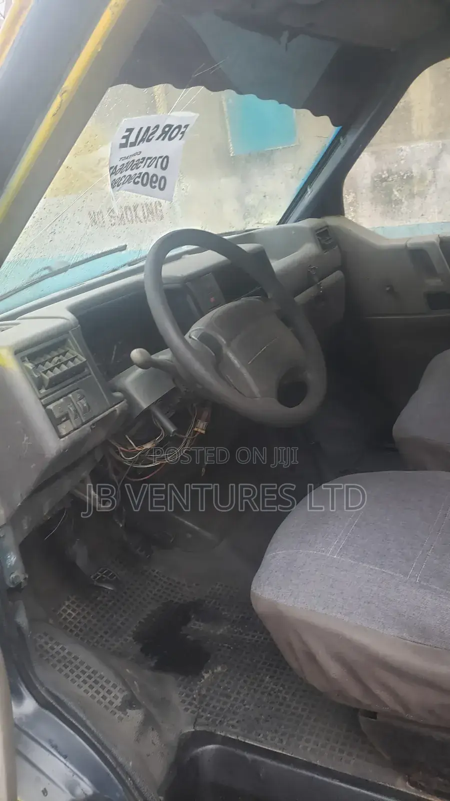 Volkswagen Transporter 1995 Yellow