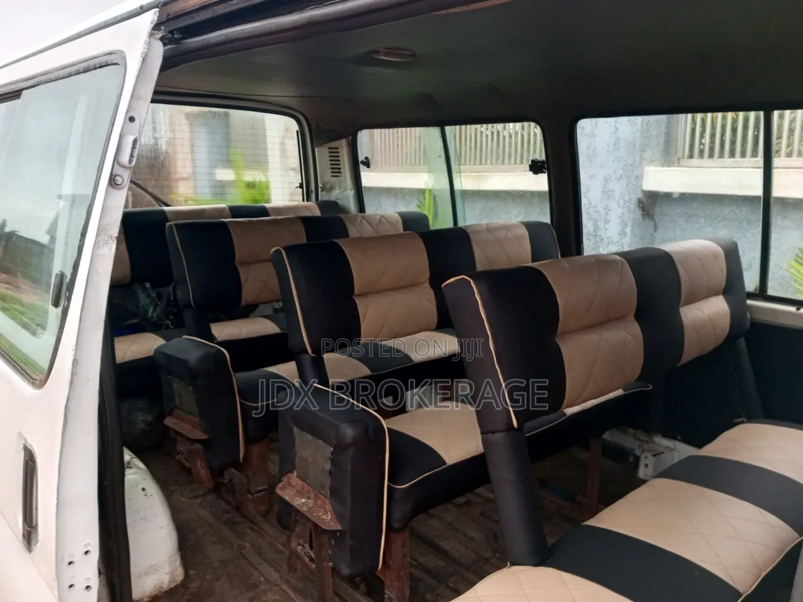 Toyota HiAce 2001 White