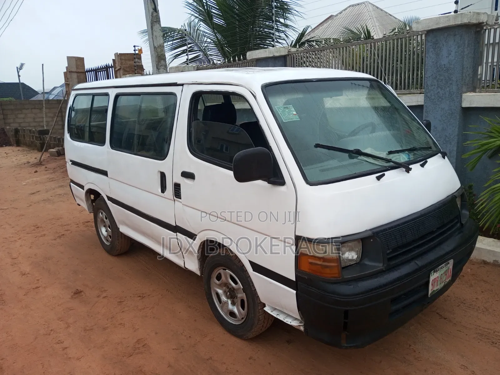 Toyota HiAce 2001 White