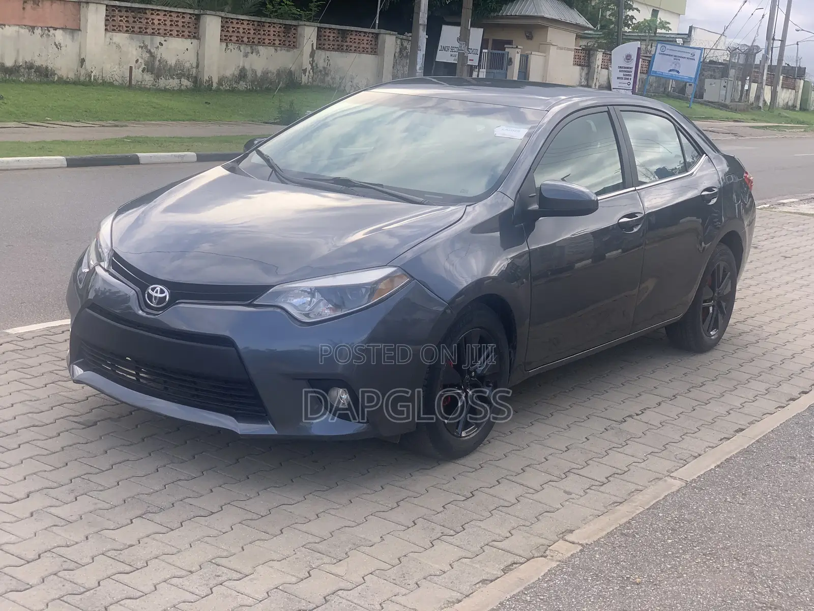 Toyota Corolla 2016 Gray