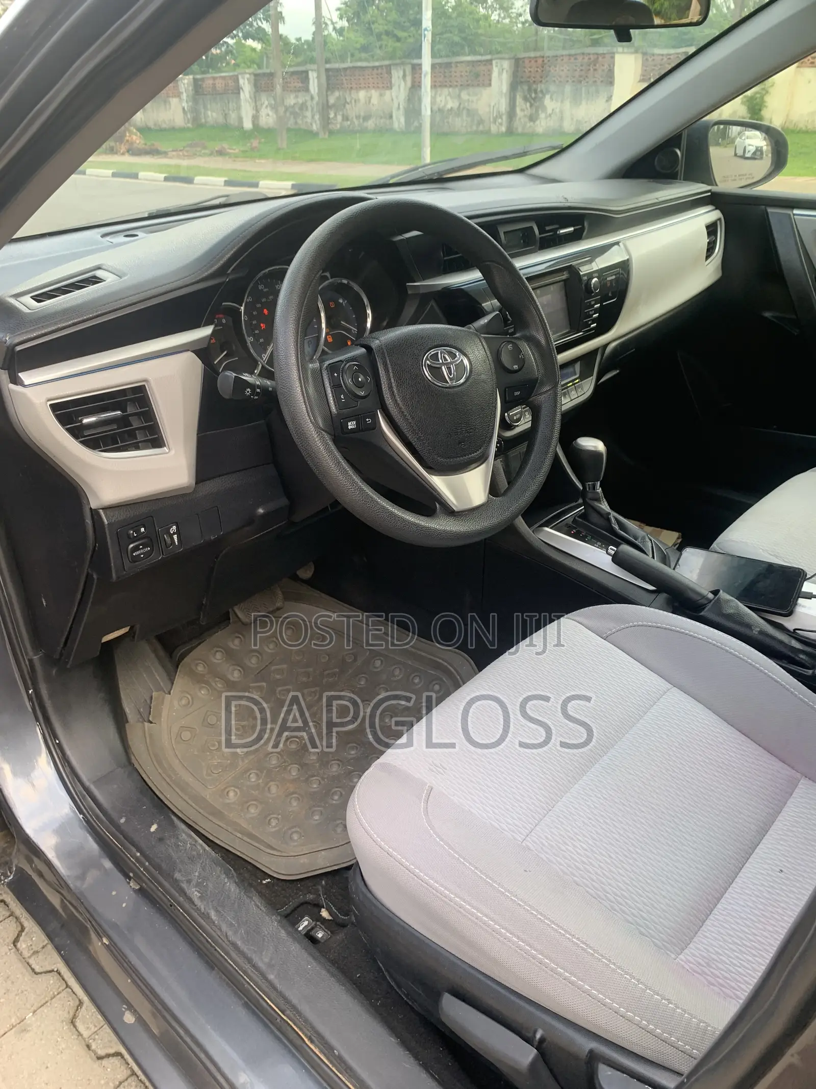 Toyota Corolla 2016 Gray