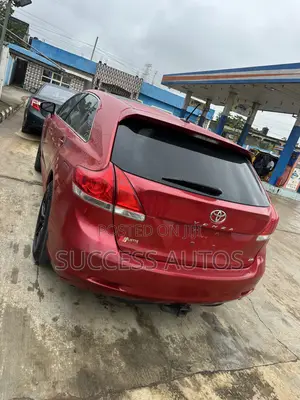 Toyota Venza XLE 2011 Red