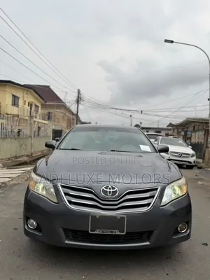 Toyota Camry XLE 4dr Sedan (2.4L 4cyl 5A) 2009