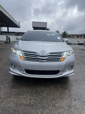 Toyota Venza LE 2010 Silver