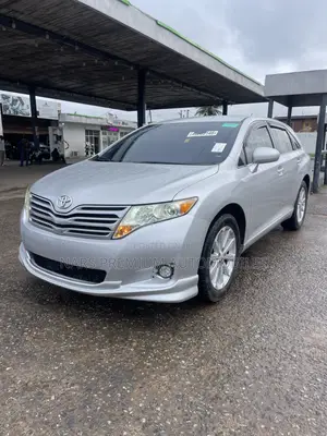 Toyota Venza LE 2010 Silver