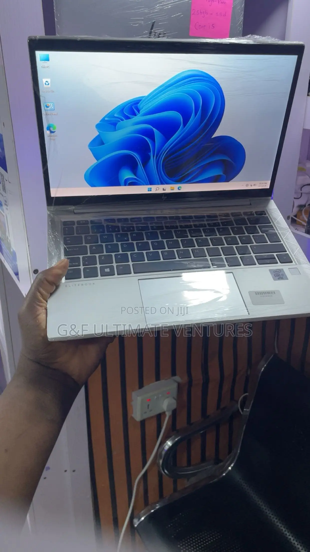 New Laptop HP EliteBook 830 G7 8GB Intel Core i7 SSD 256GB