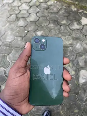 Apple iPhone 13 128 GB Green