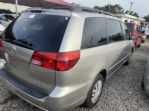 Toyota Sienna LE AWD 2005 Gray