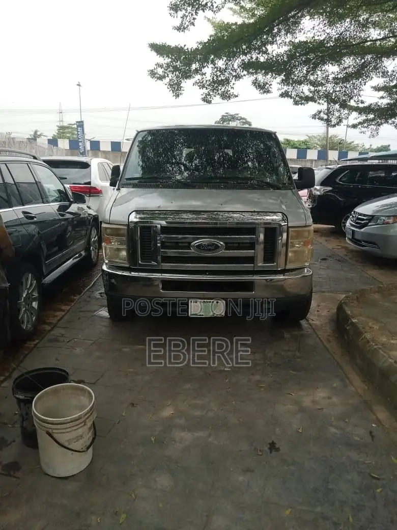 Ford E350 2010 Silver