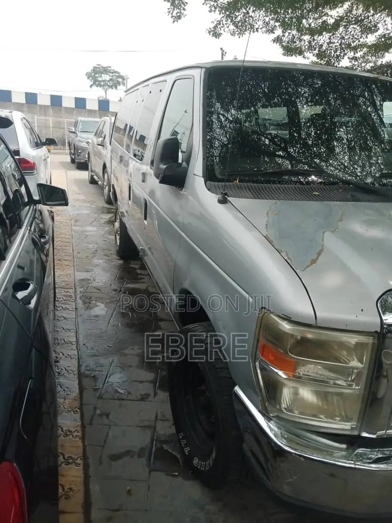 Ford E350 2010 Silver