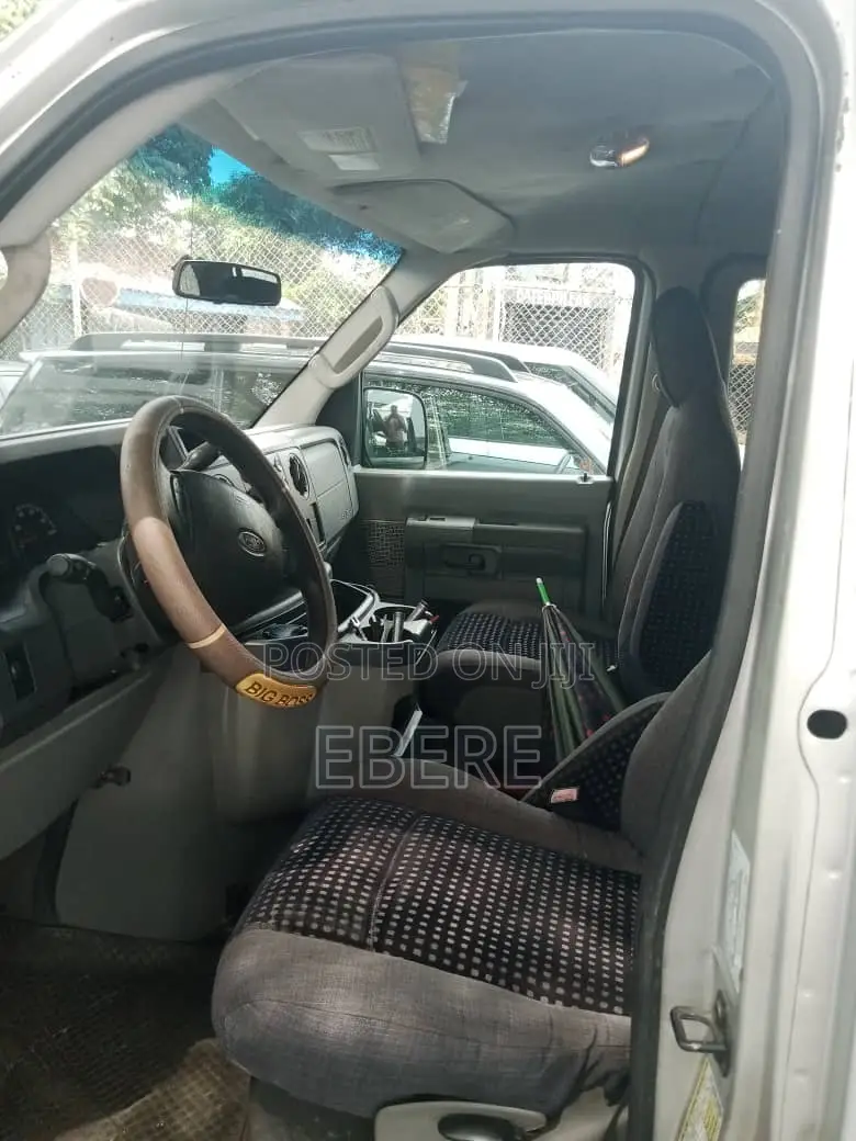 Ford E350 2010 Silver