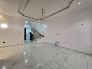 4bdrm Duplex in Chevron for rent