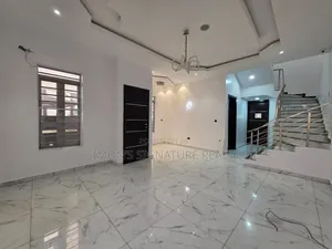 4bdrm Duplex in Chevron for rent