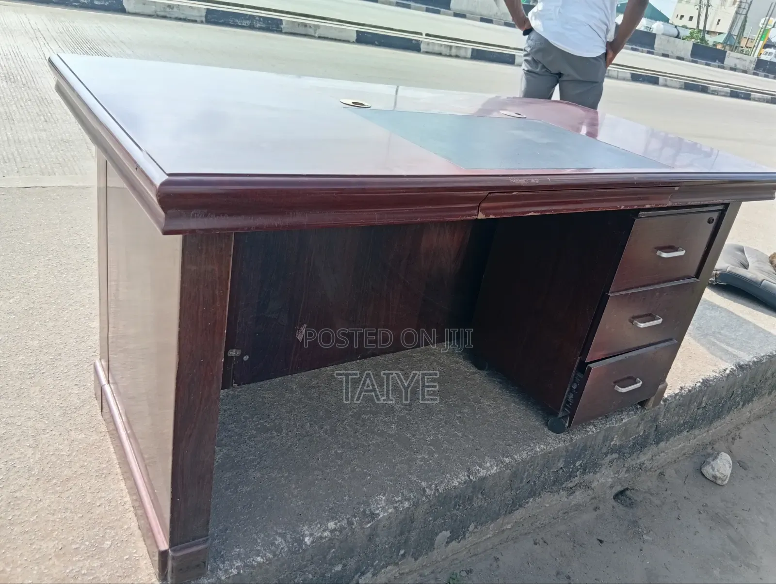 Executive Table Very Okay