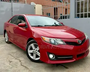 Toyota Camry SE 4dr Sedan (2.5L 4cyl 6A) 2014 Red
