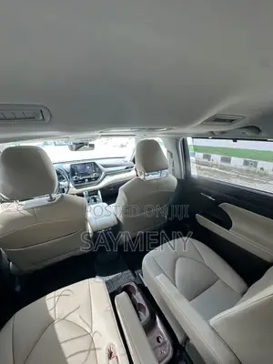 Toyota Highlander XLE 2021 Gray