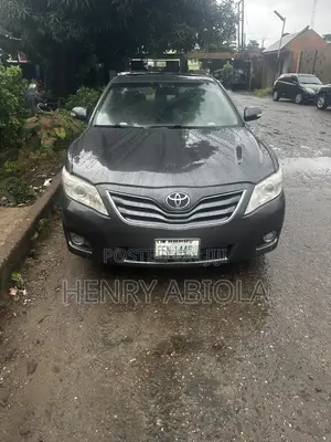 Toyota Camry LE 4dr Sedan (2.5L 4cyl 6AM) 2010 Gray