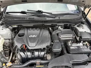 Hyundai Sonata SE Sedan FWD (2.4L 4cyl 6A) 2012 Silver