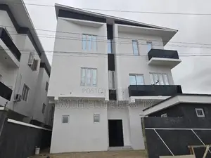 2bdrm Apartment in Lekki Phase 1 for rent