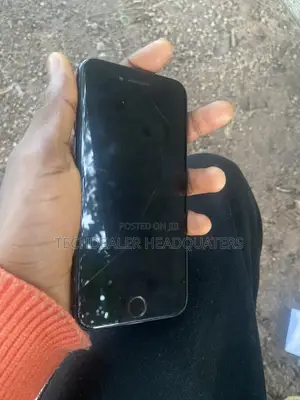 Apple iPhone 7 32 GB Black