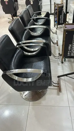 Professional Hairstylist Salon Chair – ₦120,000 Each
