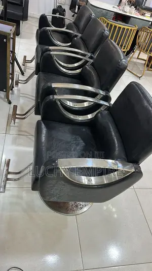 Professional Hairstylist Salon Chair – ₦120,000 Each