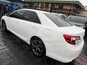 Toyota Camry LE 4dr Sedan (2.5L 4cyl 6A) 2014 White