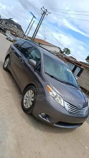 Toyota Sienna 2010 Gray