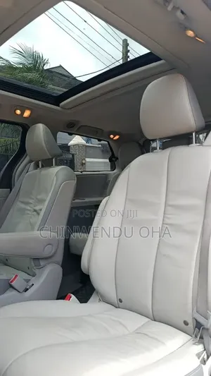 Toyota Sienna 2010 Gray