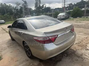 Toyota Camry 2016 Gold