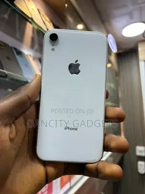 Apple iPhone XR 64 GB White