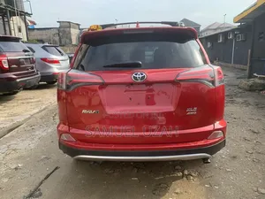 Toyota RAV4 2017 Red