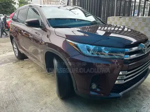 Toyota Highlander XLE 4dr SUV (3.5L 6cyl 6A) 2015 Maroon