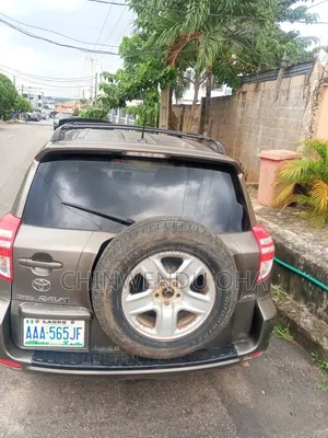 Toyota RAV4 2010 Gray