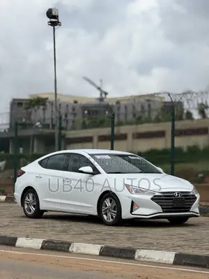 Hyundai Elantra Limited 2019 White