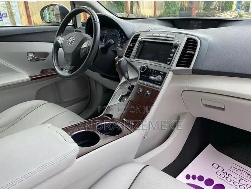 Toyota Venza 2010 White