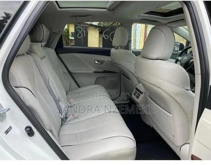 Toyota Venza 2010 White