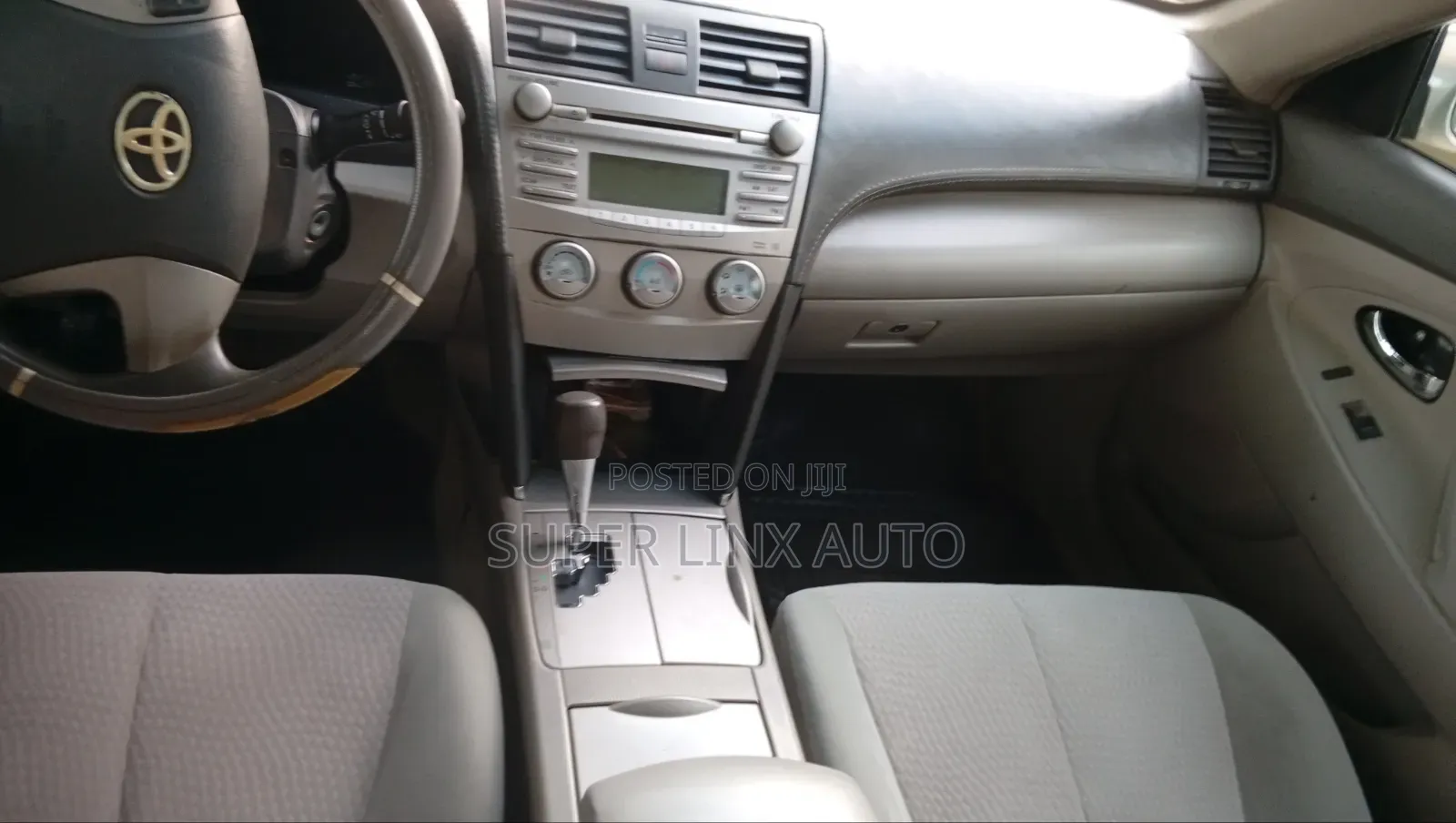 Toyota Camry 2010 Silver