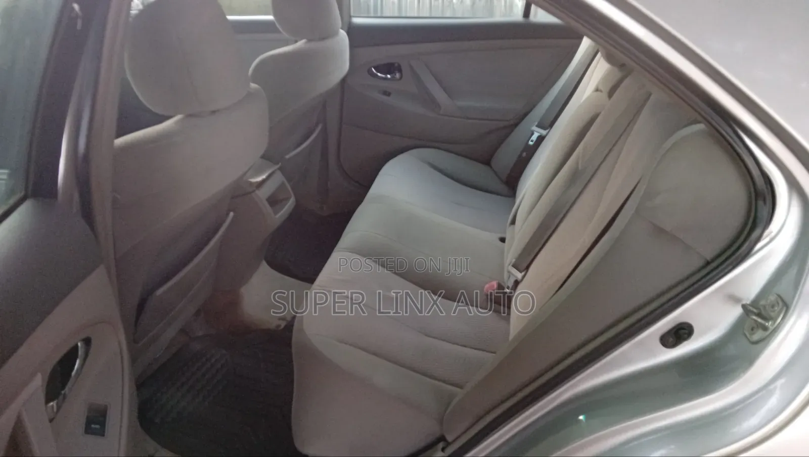 Toyota Camry 2010 Silver