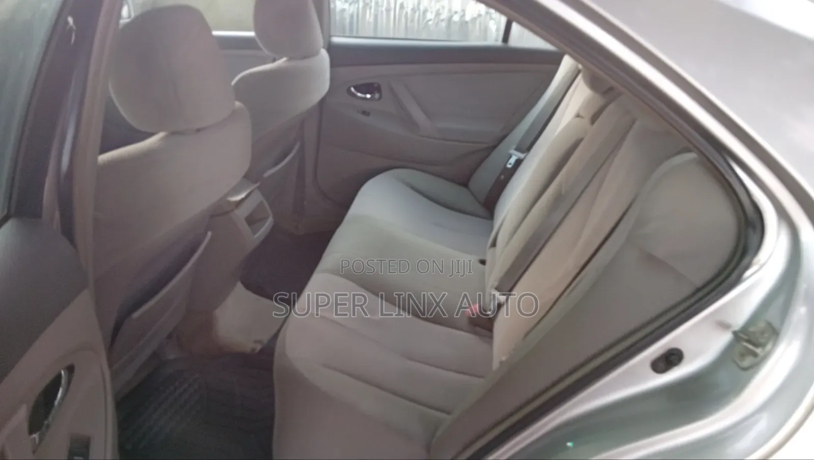Toyota Camry 2010 Silver