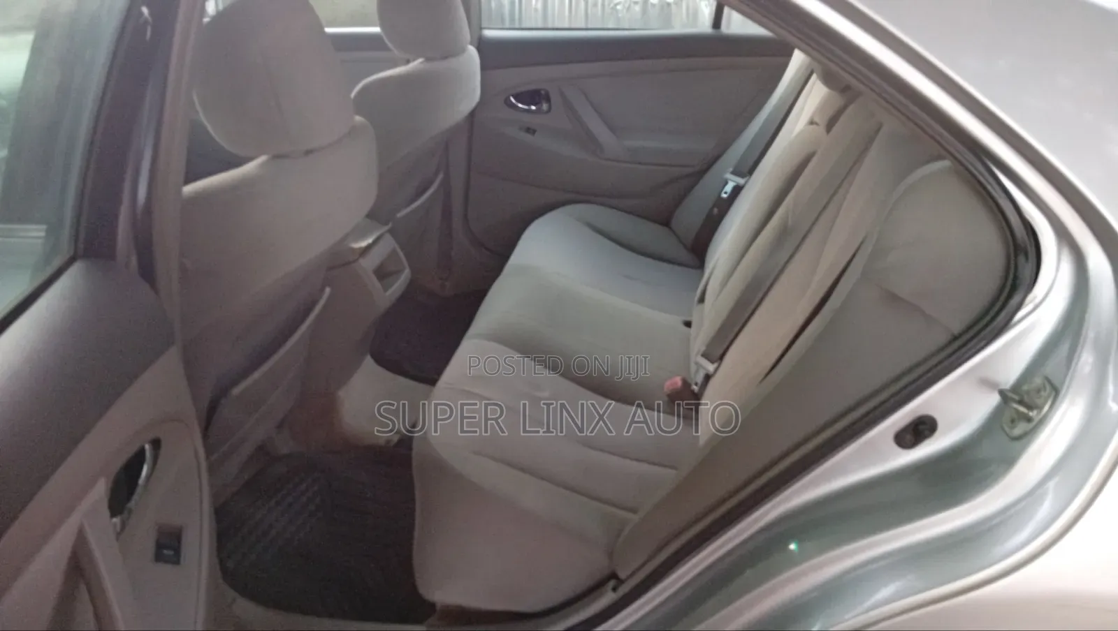 Toyota Camry 2010 Silver