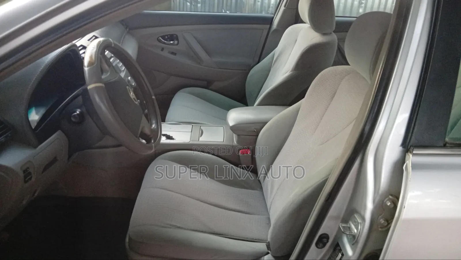 Toyota Camry 2010 Silver