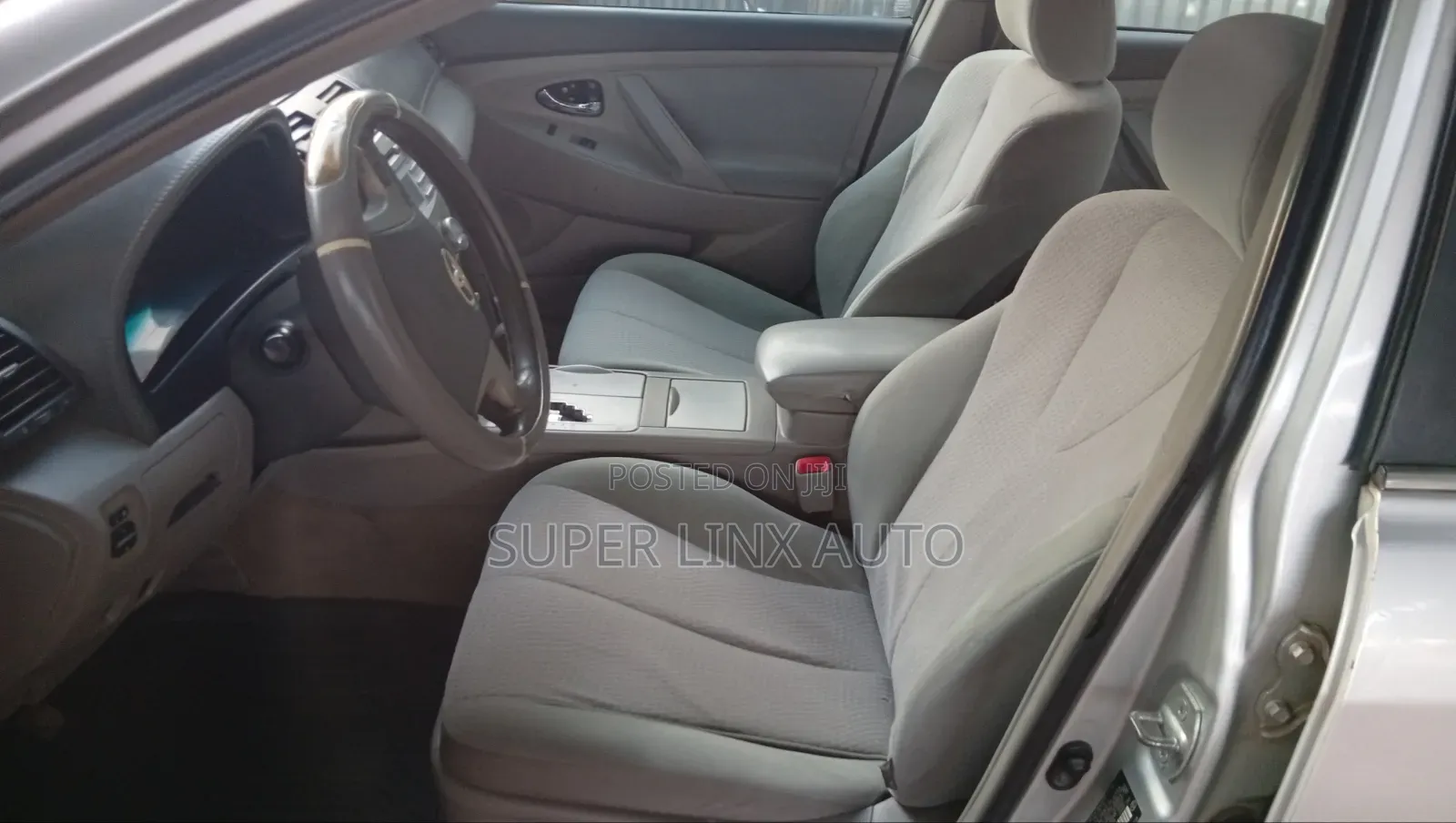 Toyota Camry 2010 Silver