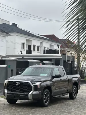 Toyota Tundra Limited CrewMax 6.5' Bed 2023 Gray