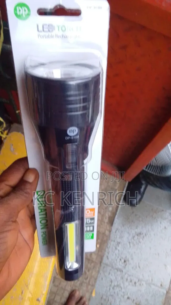 Dp Zoom and Strobe Torchlight 8watts, 3000mah Rechargeable