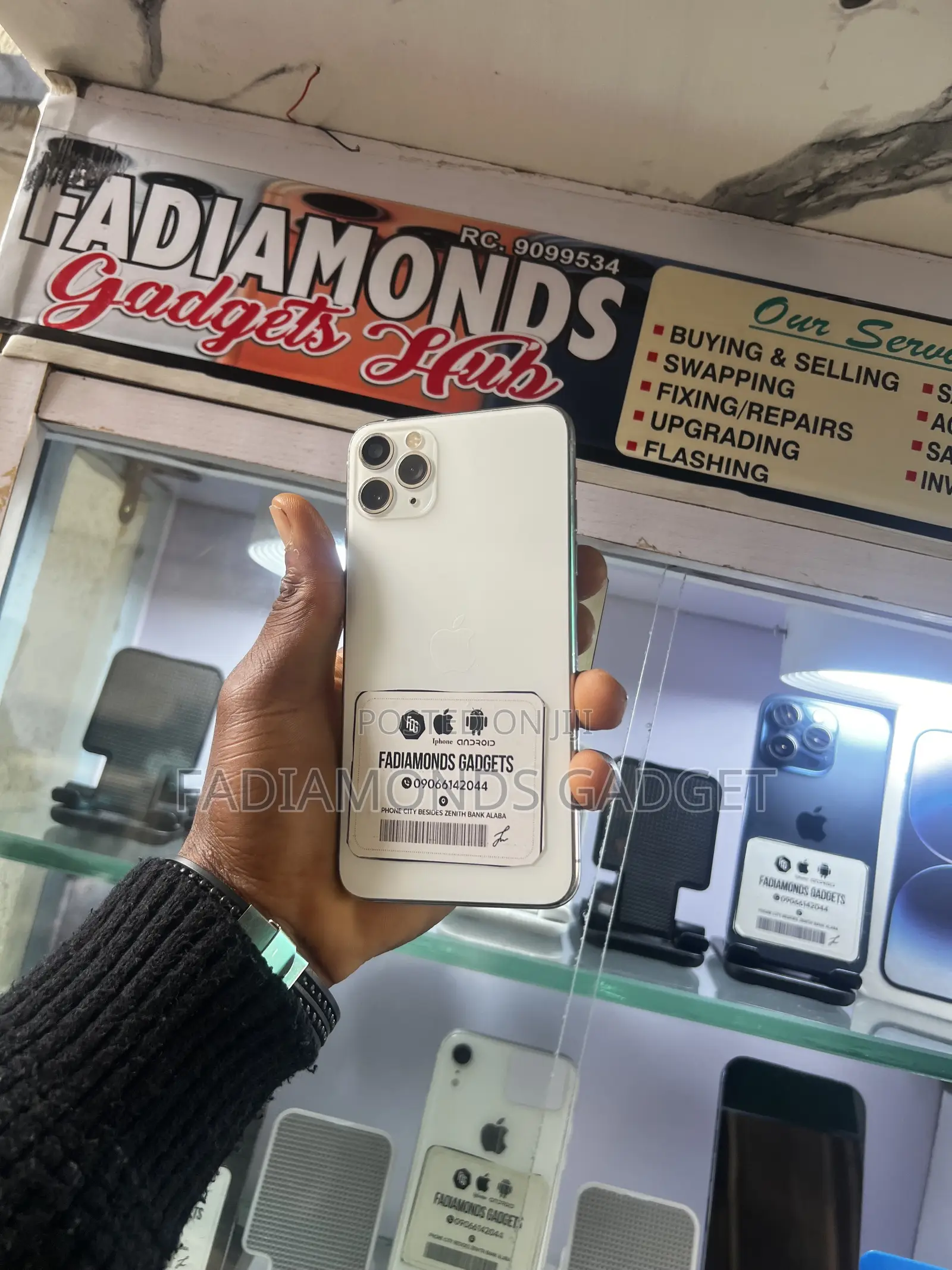 New Apple iPhone 11 Pro Max 256 GB White