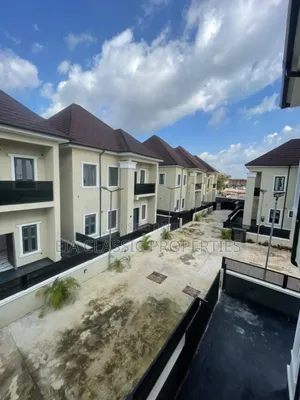 5bdrm Duplex in Estate Around Gaduwa for sale