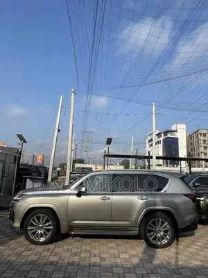 Lexus LX 600 2023